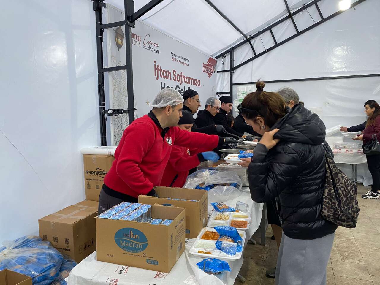 Göçer Ailesi’nin Gönül Sofrası Geleneği 11. Yılında da Devam Etti 5